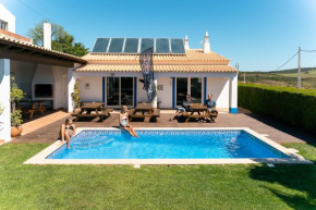 Villa with 4 bedrooms and pool in Surf Resort